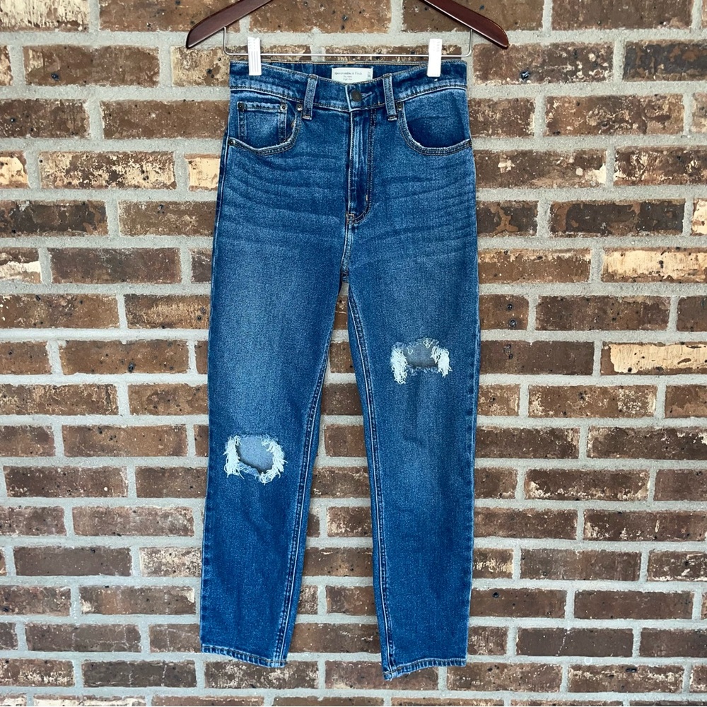 Abercrombie & Fitch The Mom High Rise Jeans‎
